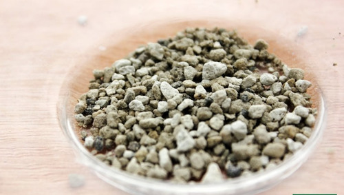 Professional water-proof pumice, foundation stone, water storage stone, moss micro-landscape ecological bottle material, wholesale at low price