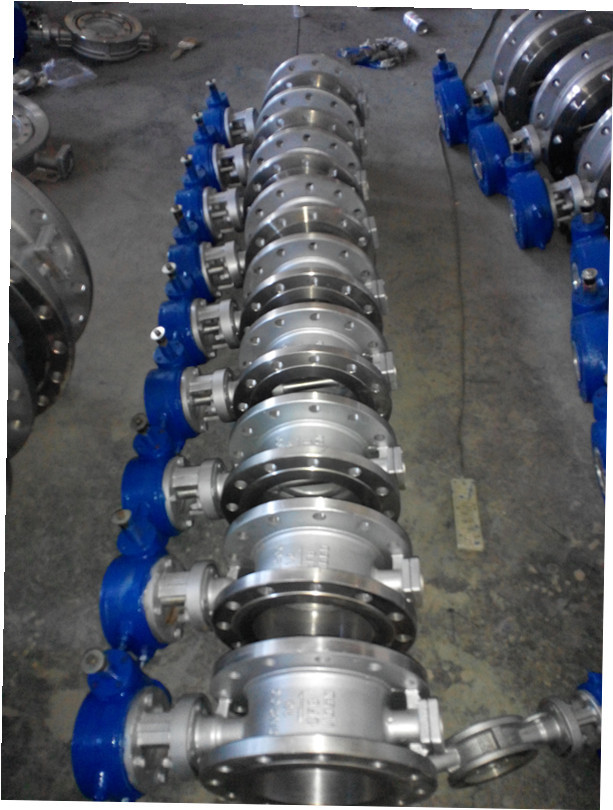 D641X气动不锈钢蝶板软密封法兰蝶阀