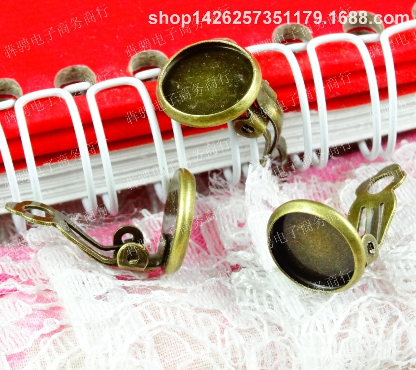 Retro ear clips
