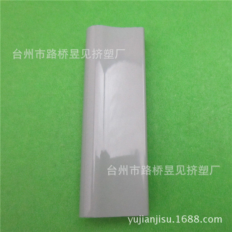 Perfiles de plástico extruido, tiras de plástico PVC, asas/sujetadores, accesorios para muebles y perfiles de puertas/ventanas, productos extruidos.