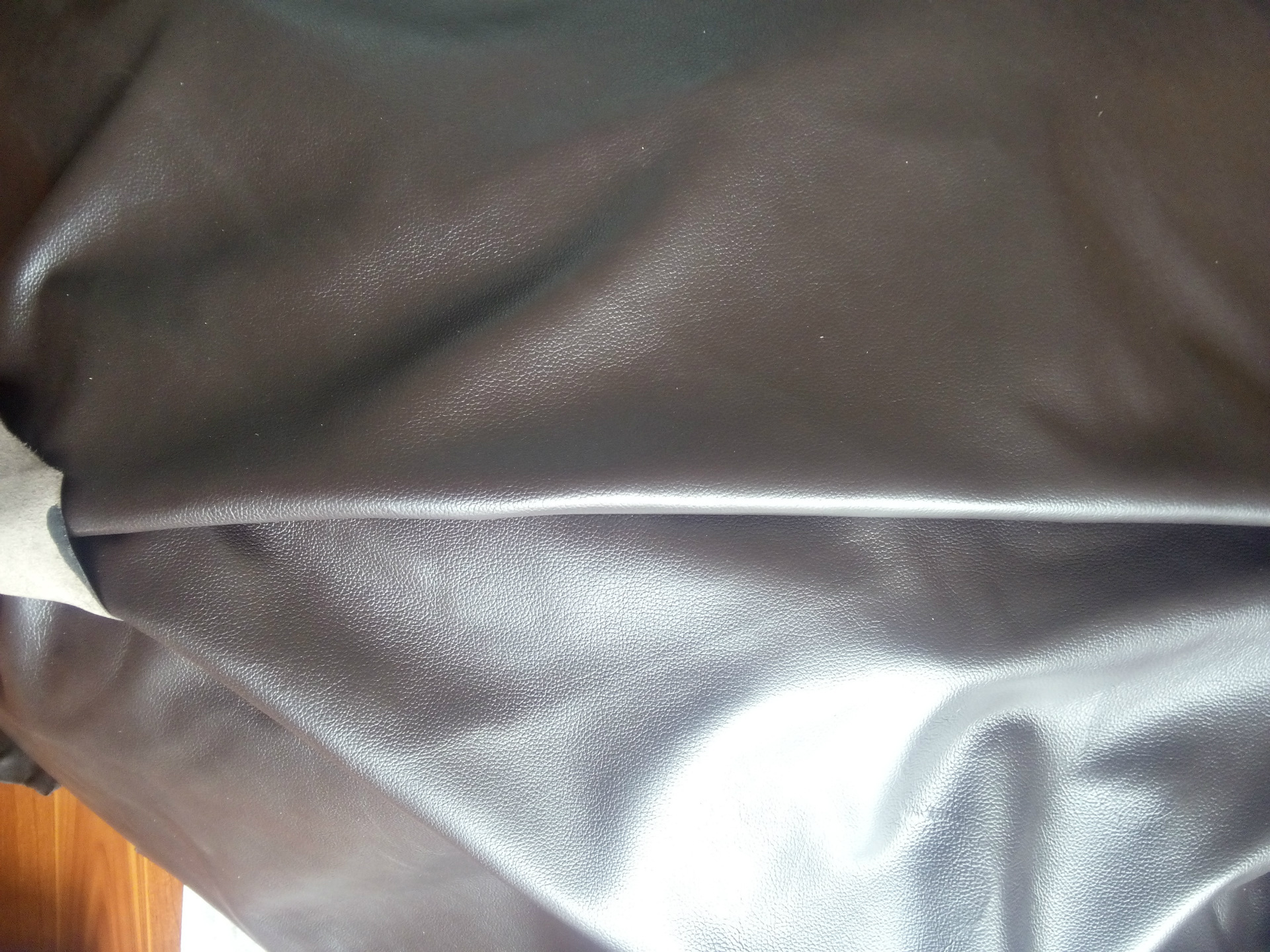 头层真皮 黄牛皮 家具、沙发、床头革 1.2-1.4mm咖啡色荔枝纹牛皮