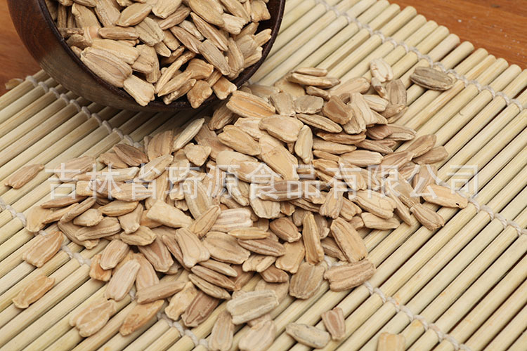 Roasted Pumpkin Seeds Low Temperature Baked Hulless Pumpkin Seeds Ready to Eat Snack key features