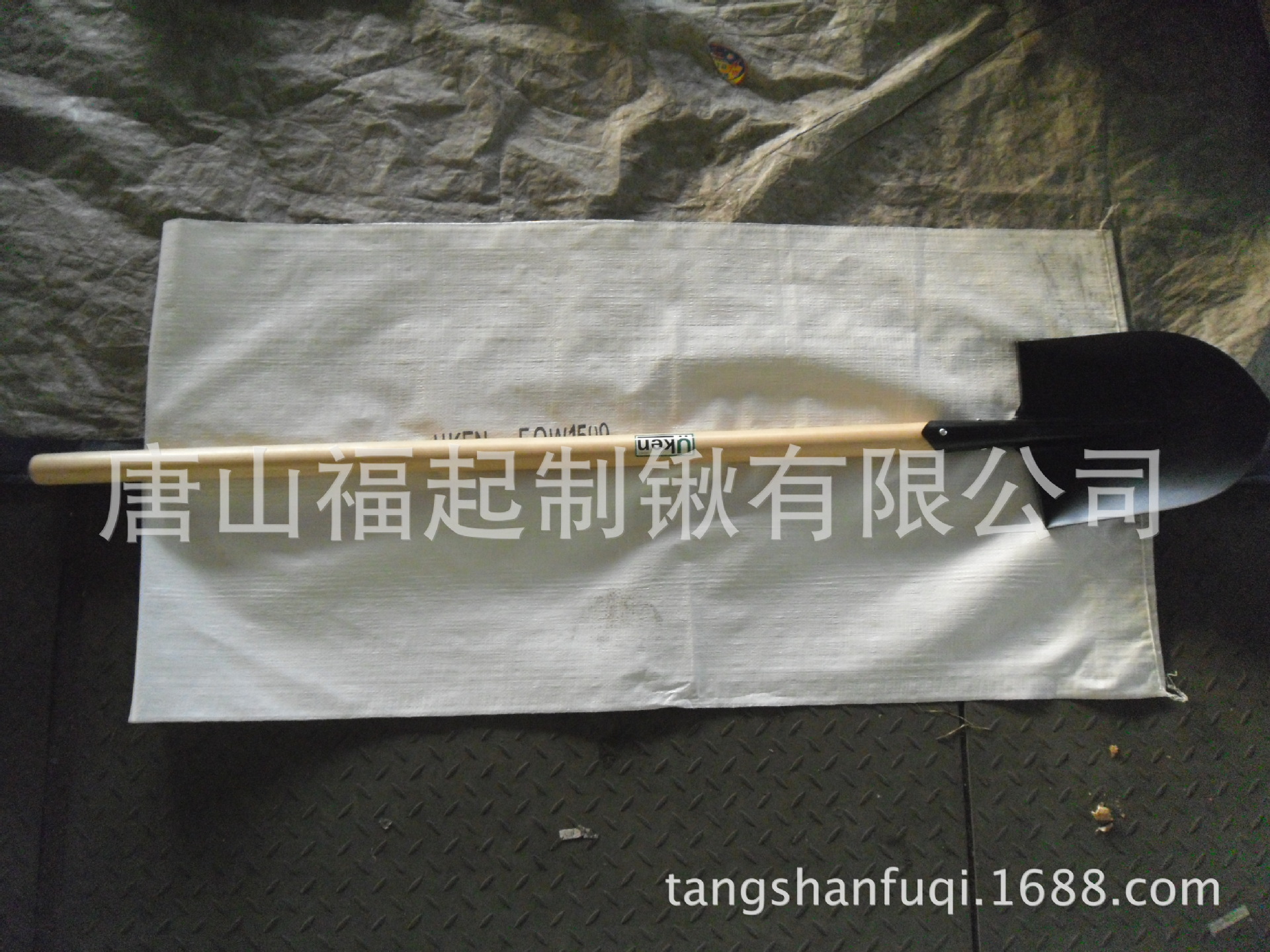 供应钢锹 美式铁锹  渠沟铲   出口钢锹