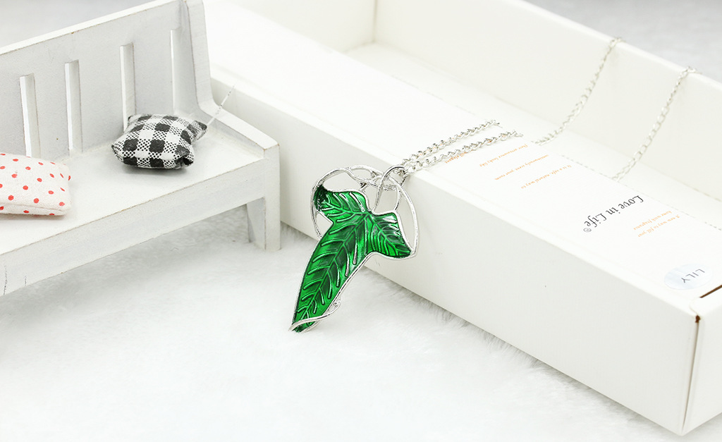 Europe And The United States Explosives Lord Of The Rings Elf Leaf Brooch Necklace display picture 5