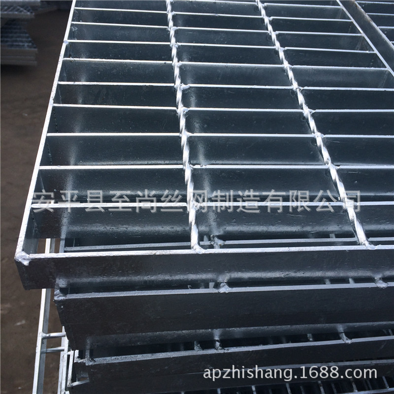 专业生产高质量镀锌钢格板、热镀锌踏步板、沟盖板【五天发货】
