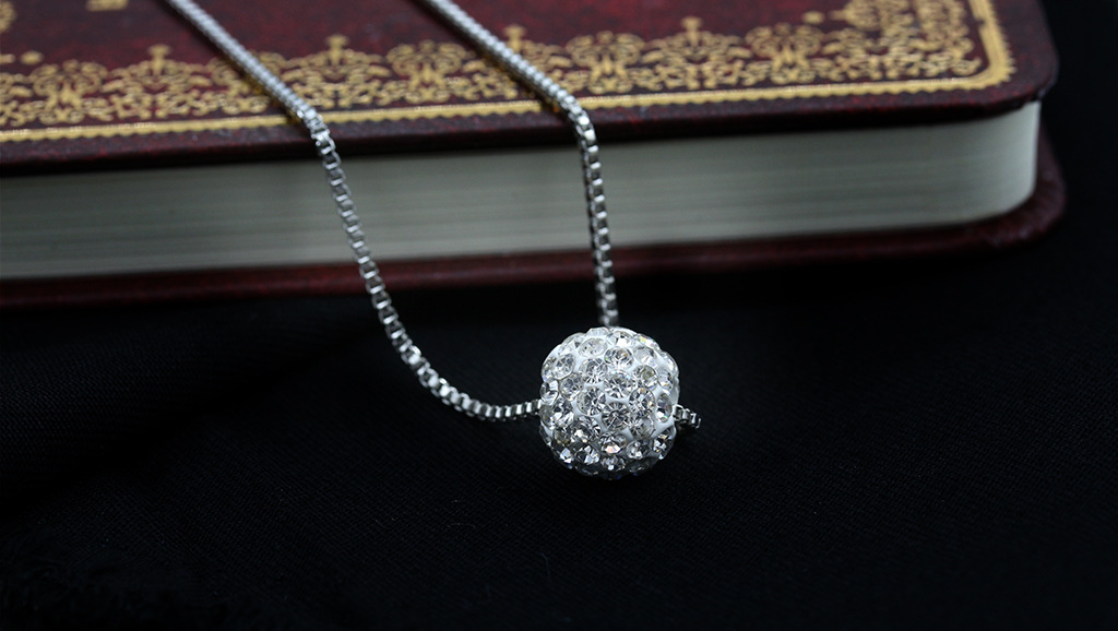 Exquisite Diamond Ball Pearl Necklace display picture 4