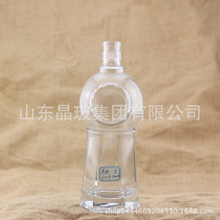 厂家专业直销供应酒瓶玻璃瓶，白酒玻璃瓶，红酒玻璃破，可定制