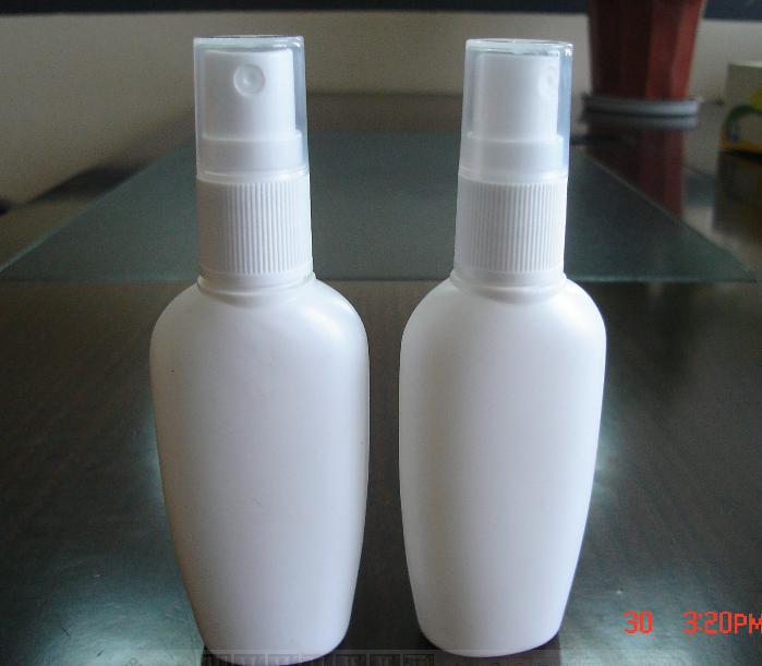 圣马日化包装塑料瓶生产基地30MLPE白色细雾扁瓶 超细雾喷瓶批发