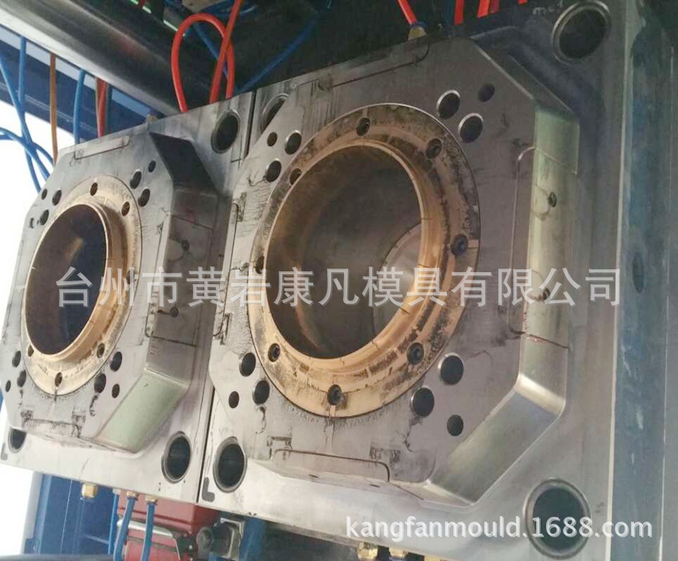 2腔注塑模具 塑料油桶模具 机油桶模具，润滑油桶 防冻液桶模具