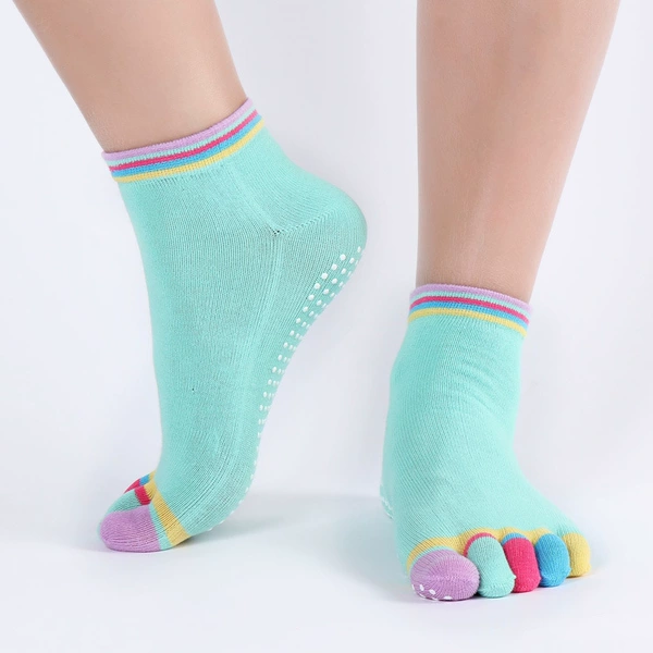 Color toe-green
