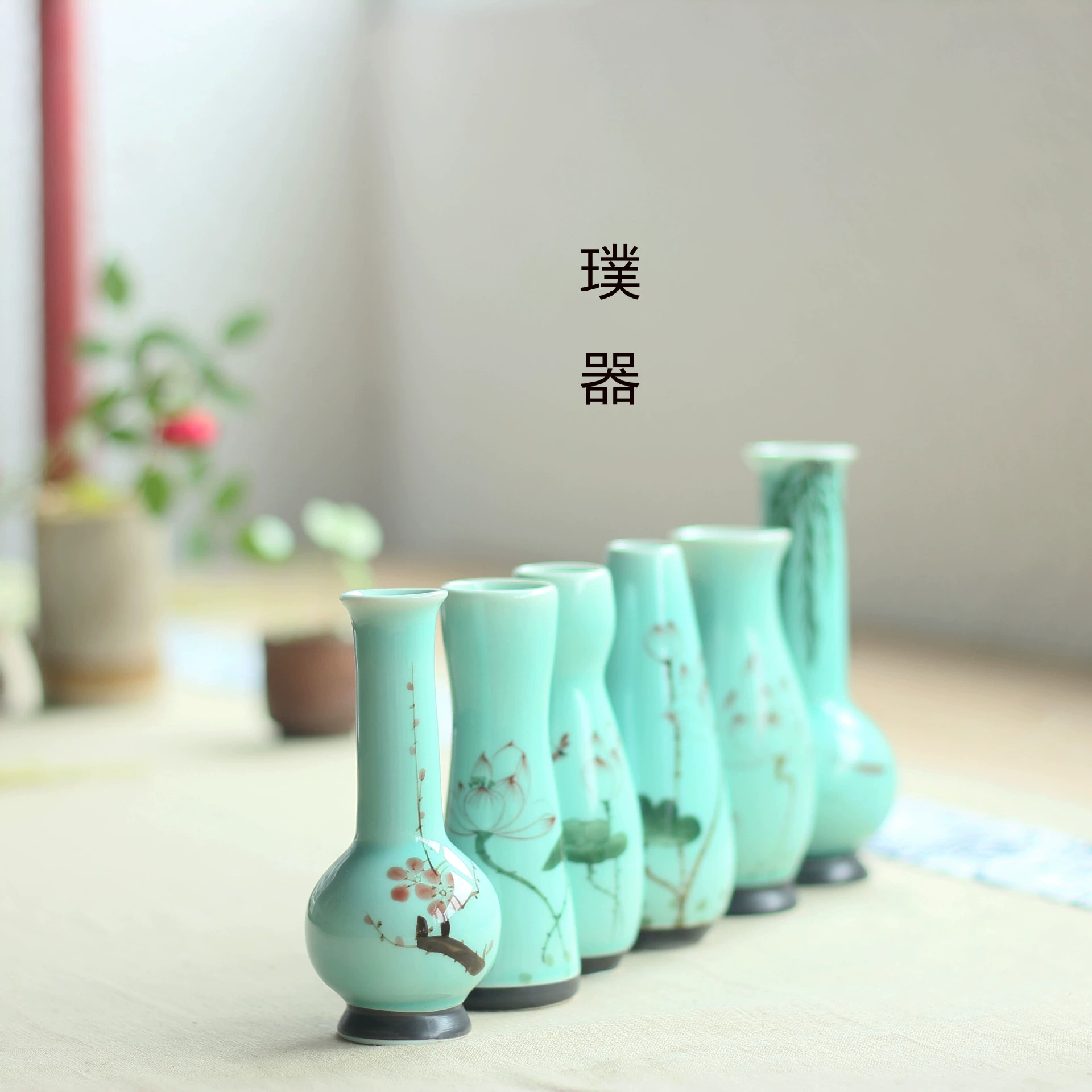 Exquisite hand -painted lotus ceramics plugs creative home handmade vase decoration hydroponic celadon office ornaments