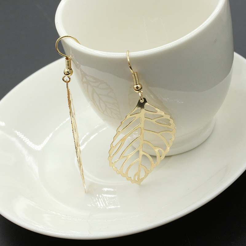 Fashion Simple Mori Metal Leaf Earrings New Leaf Earrings display picture 7