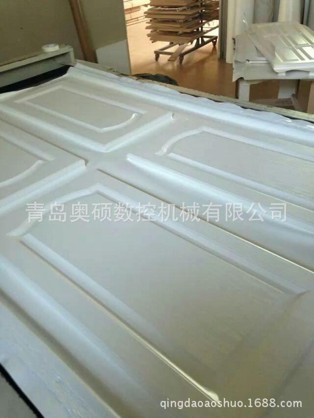 青岛奥硕全自动数控雕刻机 1325三头木工雕刻机 实木门雕花机