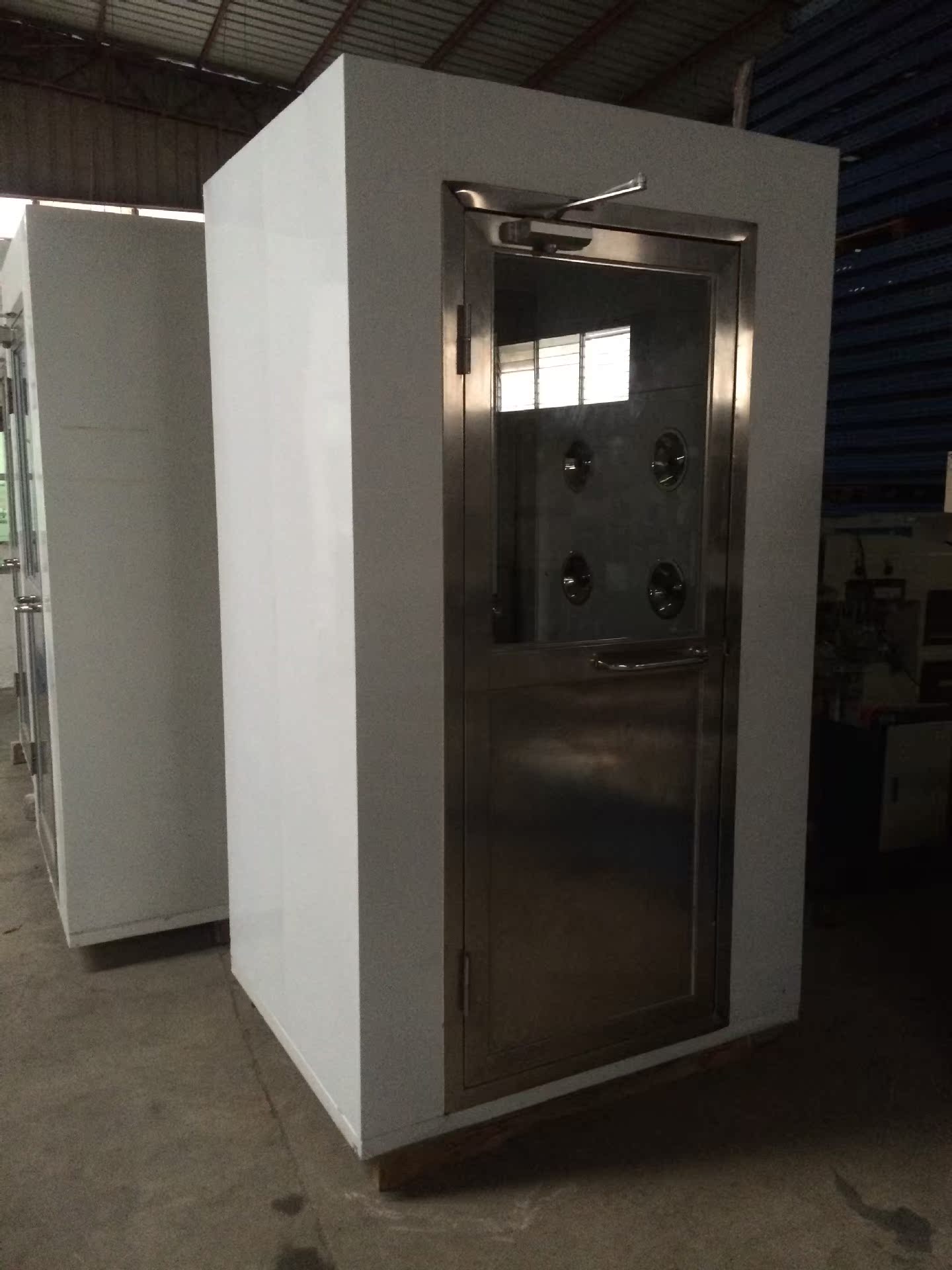 出售二手风淋室单人双吹. 双人双吹