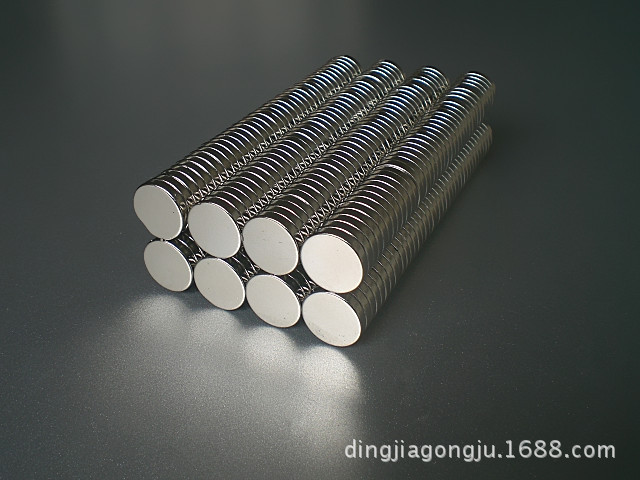 供应优质15x3mm强磁镀镍 钕铁硼圆形强力磁铁 磁石吸铁石磁钢