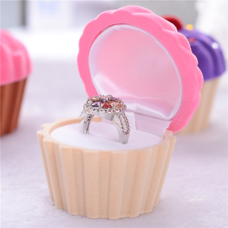 아이스크림 핑크 베이지; 다양한 사이즈 상세 페이지에서 확인 가능