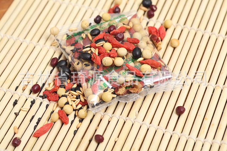 Freshly Milled Five Grain Soy Milk Base Pack Low Temperature Baked Multigrain with Goji Berry 15 Sachets quality and texture
