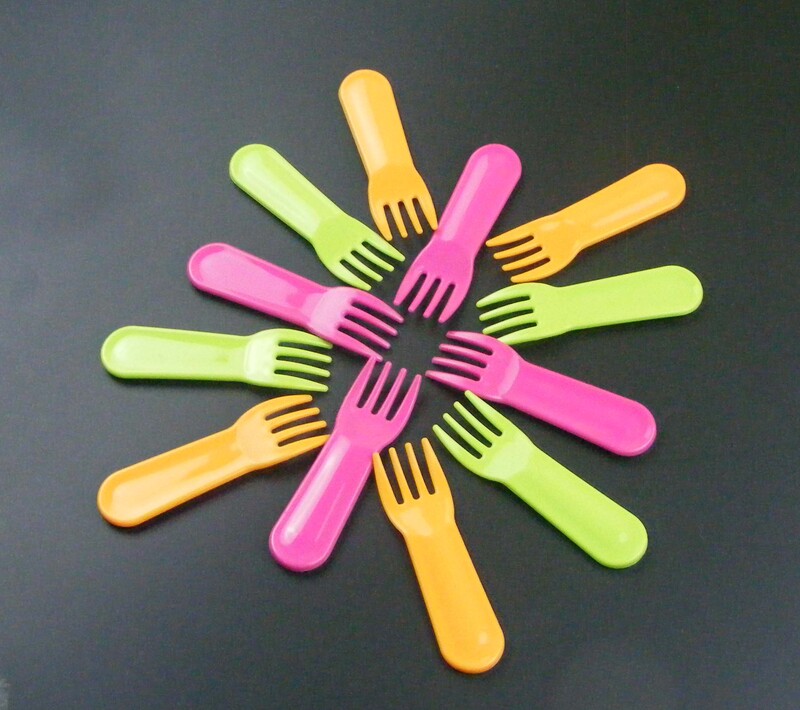 Children's Tableware Fruit Fork Thickened Korean Creative Plastic Small Fork Children's Tableware Fruit Fork Thickened Korean Creative Plastic Small Fork