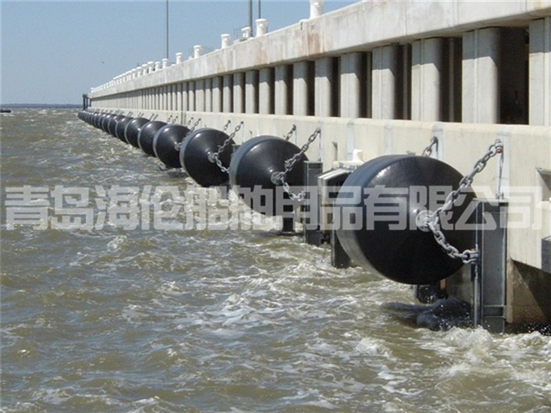 青岛浙江福建广东靠球，护舷，船用碰垫，缓冲，钻井油田防撞设施