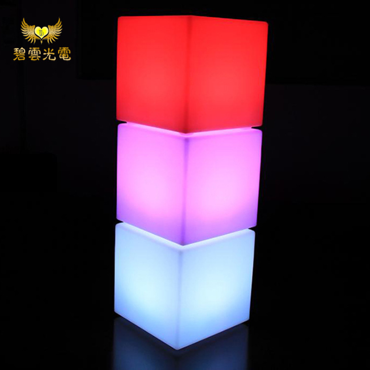 專注LED發光家具KTV酒吧戶外40發光家具東莞家具發光酒吧凳立方體