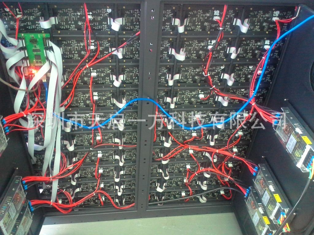 P4租赁铁箱体256X128模组