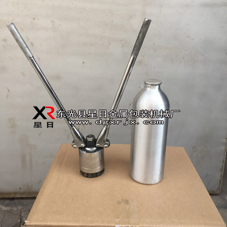 38不锈钢啤油壶压盖器    封口器 压盖机 手动封盖器|ms