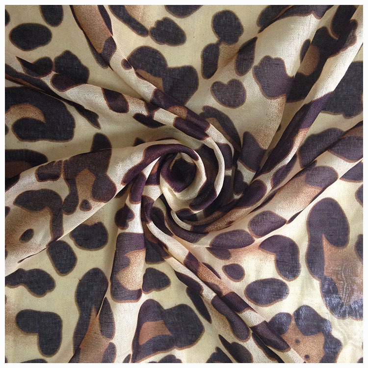 【厂家直销】涤纶布交织棉 巴厘纱 夏季围巾面料 涤纶豹纹印花布