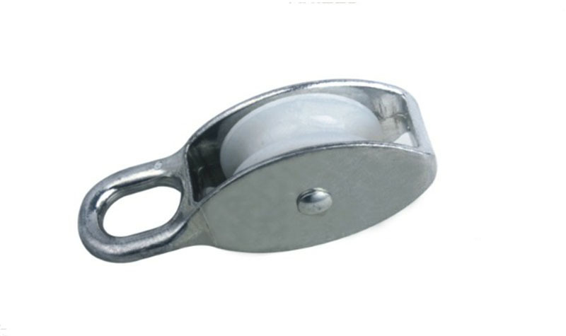 厂家供应多型号固定式锌合金带钩、带钉滑轮,尼龙滑轮