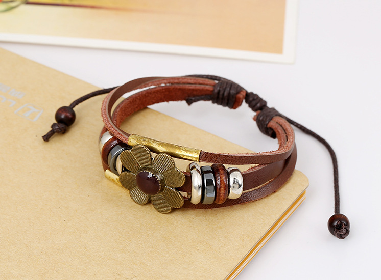 Europäischer Und Amerikanischer Schmuck Hand Gefertigte Spieße, Holz Perlen, Gewebtes Rindsleder Armband, Legierung, Blumen Armband, Gemischte Charge, Großhandel display picture 3