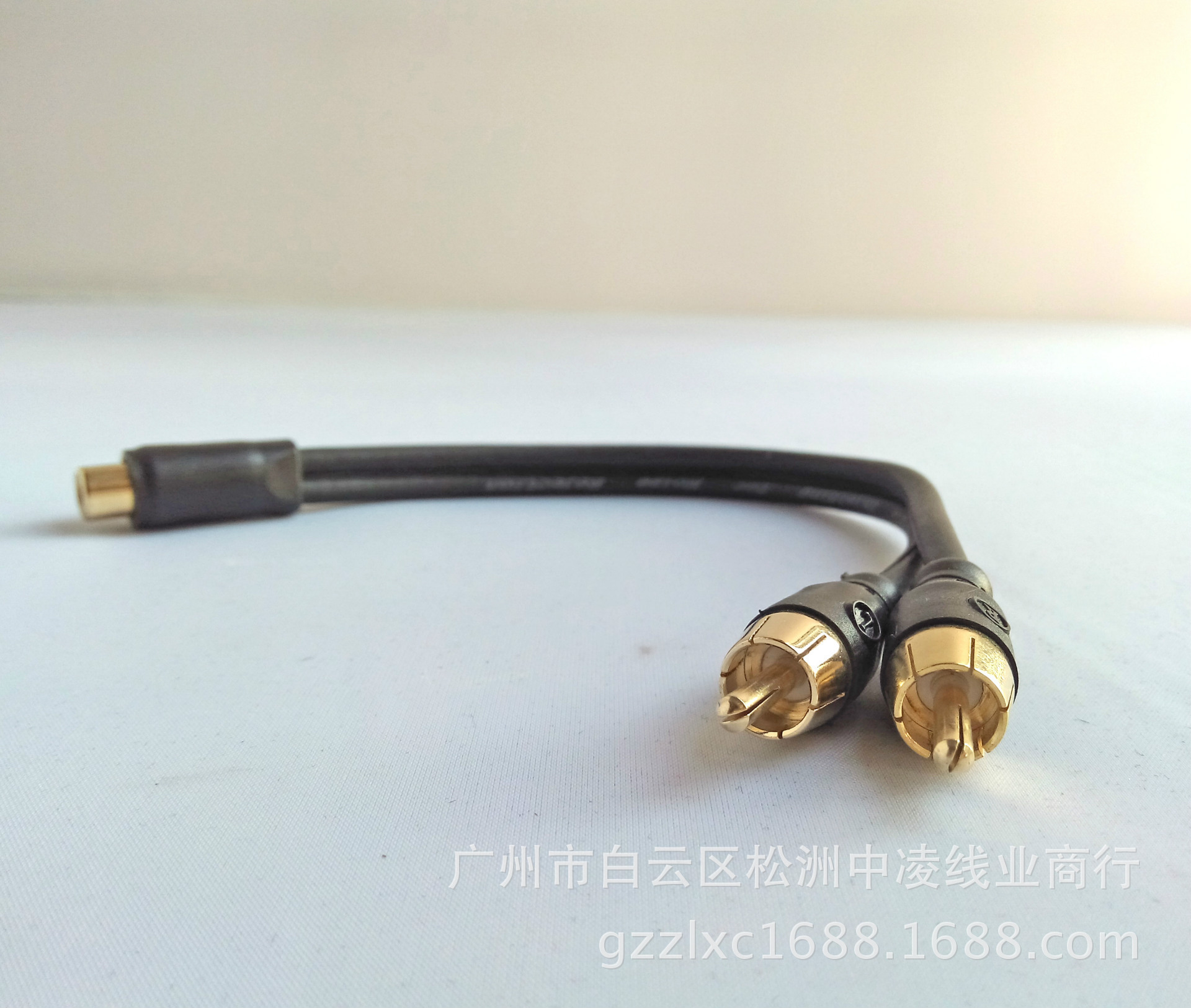 供应汽车音响功放音频线、一母二公转接音频线 一分二音频线