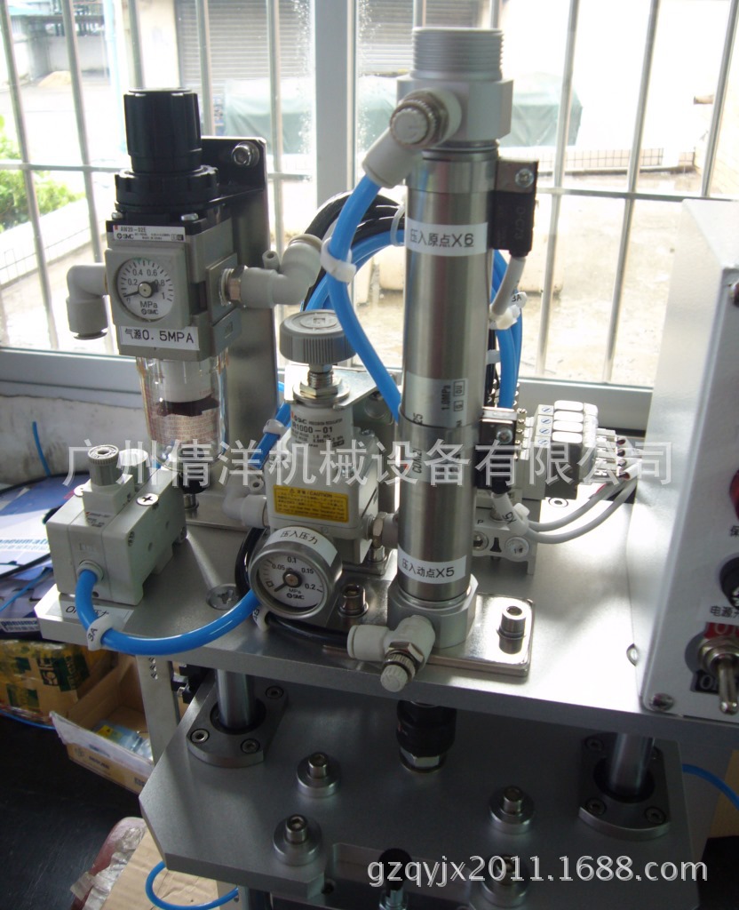 ����ֱ�����ڲ���װ�õ��ڲ����豸T10 Bulb���Զ�����װ��