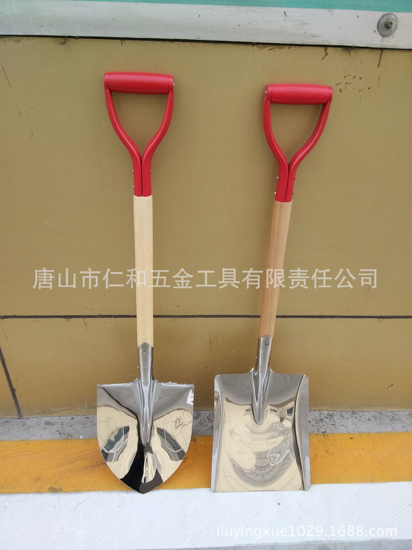 不锈钢系列大号不锈钢头方锹一级木柄红铁Y厂家