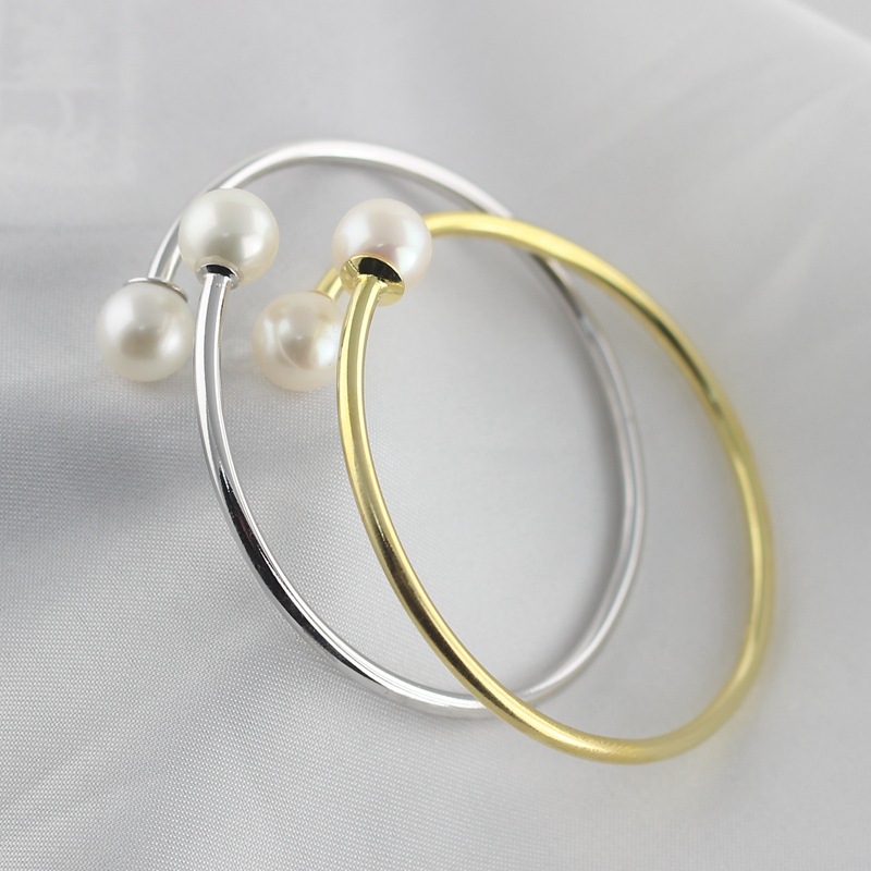 2081232295_893042612