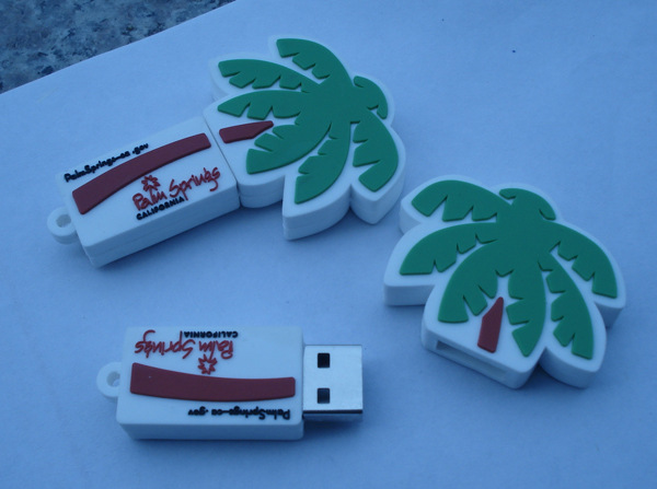 厂家滴胶U盘套 制作滴塑U盘套 pvc软胶U盘套料