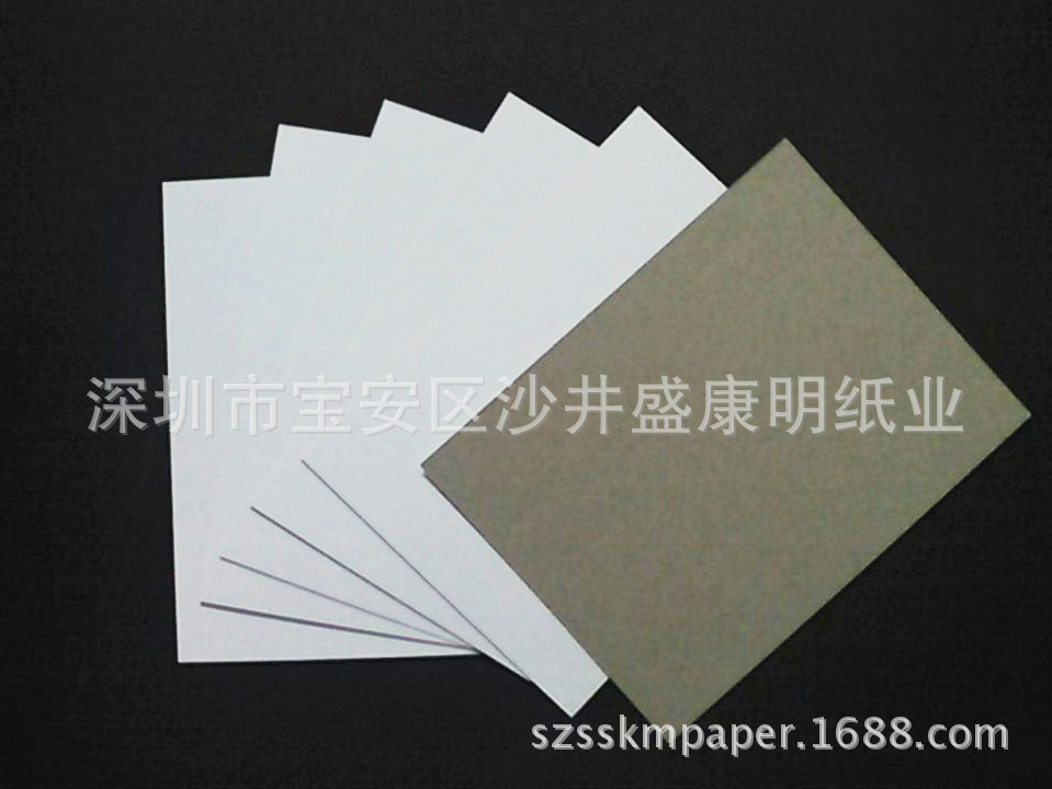 供應灰底白面卡紙粉灰灰卡紙産品隔層卡紙服裝襯衣紙板手工DIY