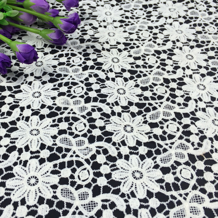 新款时装刺绣水溶面料 牛奶丝花边满幅布料 白色现货服装辅料批发