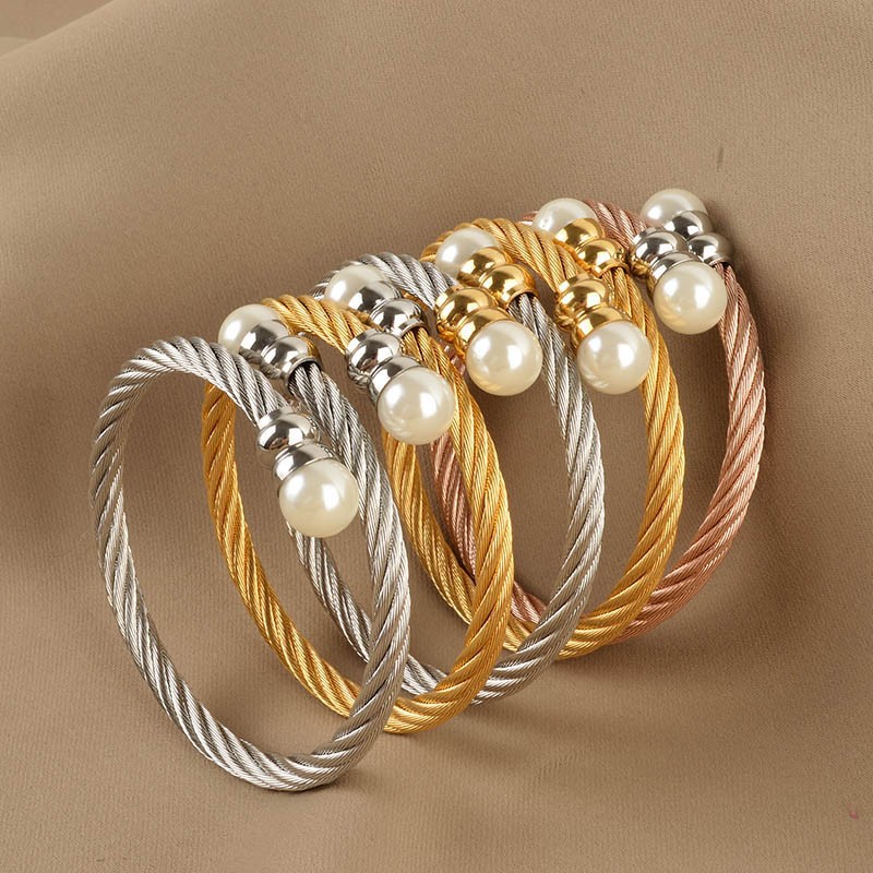 Commute Solid Color Titanium Steel Stoving Varnish Bangle display picture 1