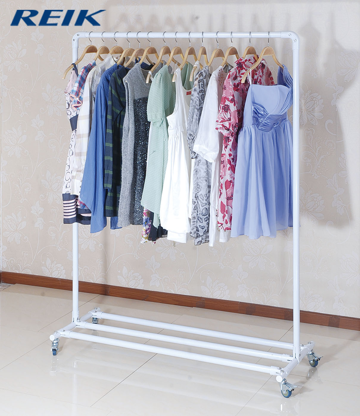 couture On the wall Wall hanging Display rack Pendant display goods shelves men and women Children's clothing Clothes hanger silvery Stainless steel frame