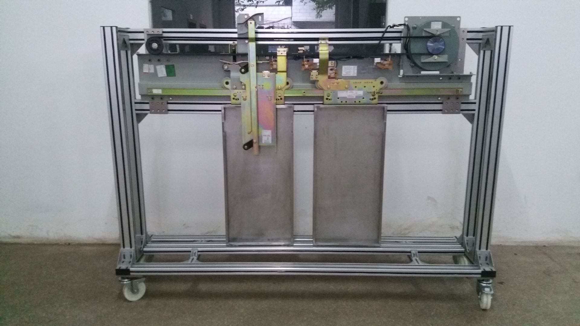 广州赛彩 专业制作 电梯轿门头试验台