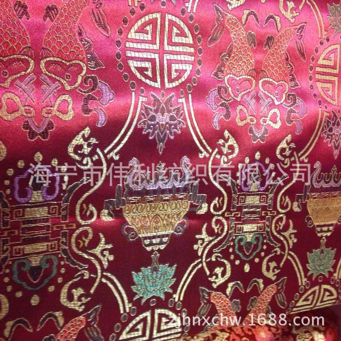 供应织锦缎，双鱼花。