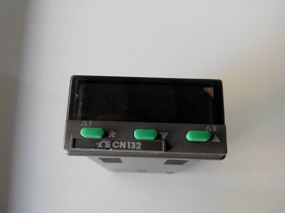 调谐控制器/数显控制器  CN132