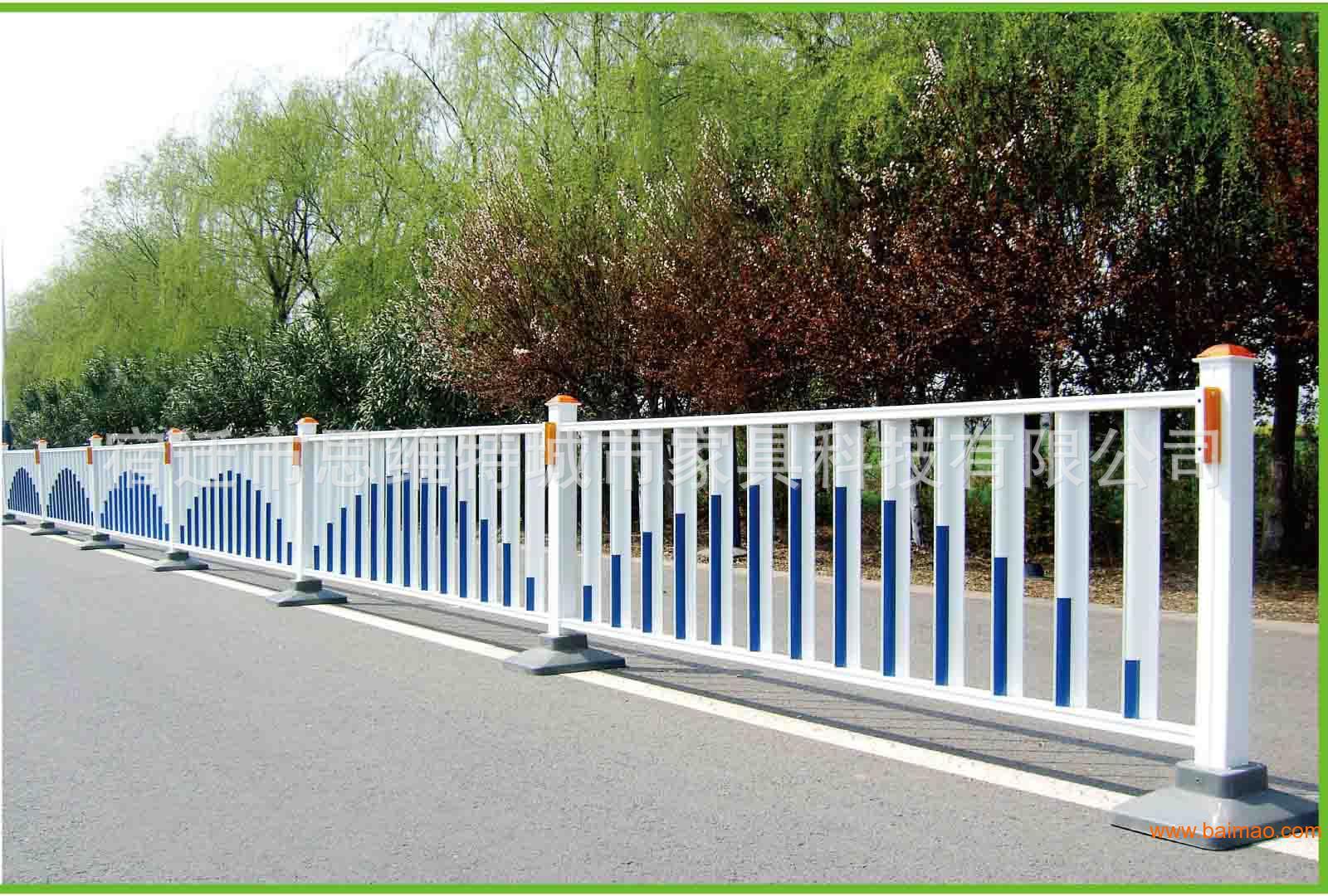 供应各种护栏广告牌新款道路隔离栏小区门口护栏广告灯箱文化护栏-阿里巴巴