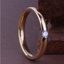 新款求婚戒指 镶一颗夹钻指环 女款单钻金色戒指 镀18k金指环