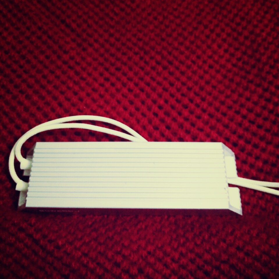 厂家专业生产高品质梯形铝壳电阻器100W  10R