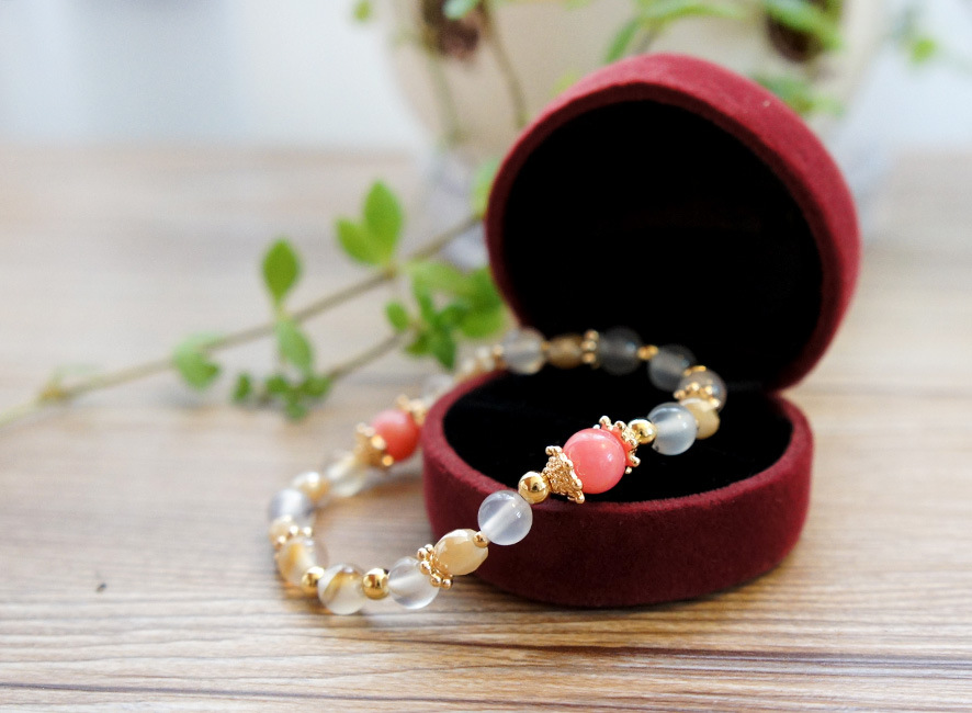 Temperament Korean Bracelet Fashion Agate Crystal Bracelet Pink Shell Bracelet display picture 2