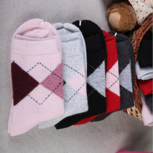 羊毛袜子厂家批发 菱形女袜 中筒兔羊毛女袜秋冬保暖加厚女袜