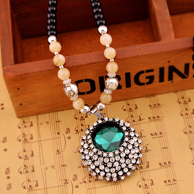 Vintage Water Drop Pendant Crystal Necklace Wholesale display picture 2