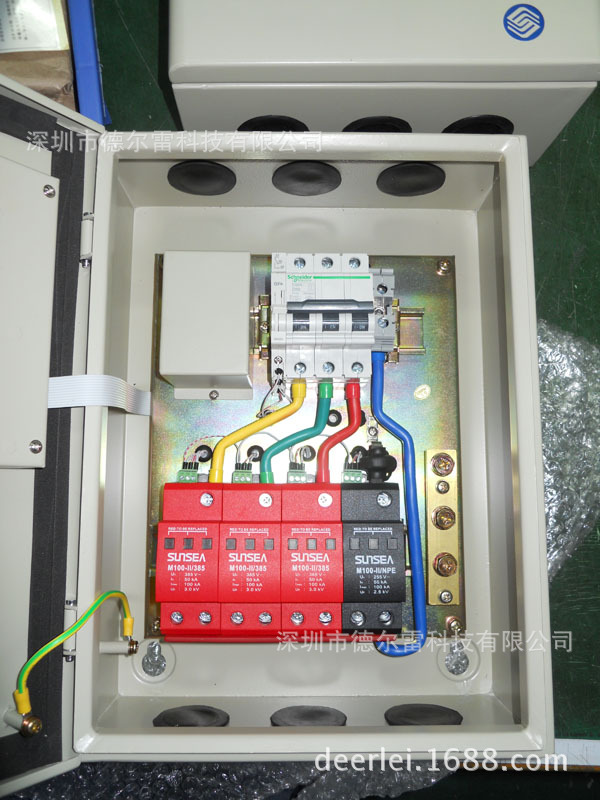 厂家批发 B级智能型电源防雷箱（深圳中鹏TOP）品质优良 欢迎订购
