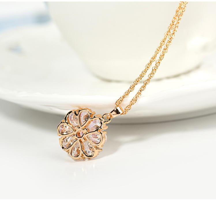 Simple Zircon Color Flower Necklace display picture 4