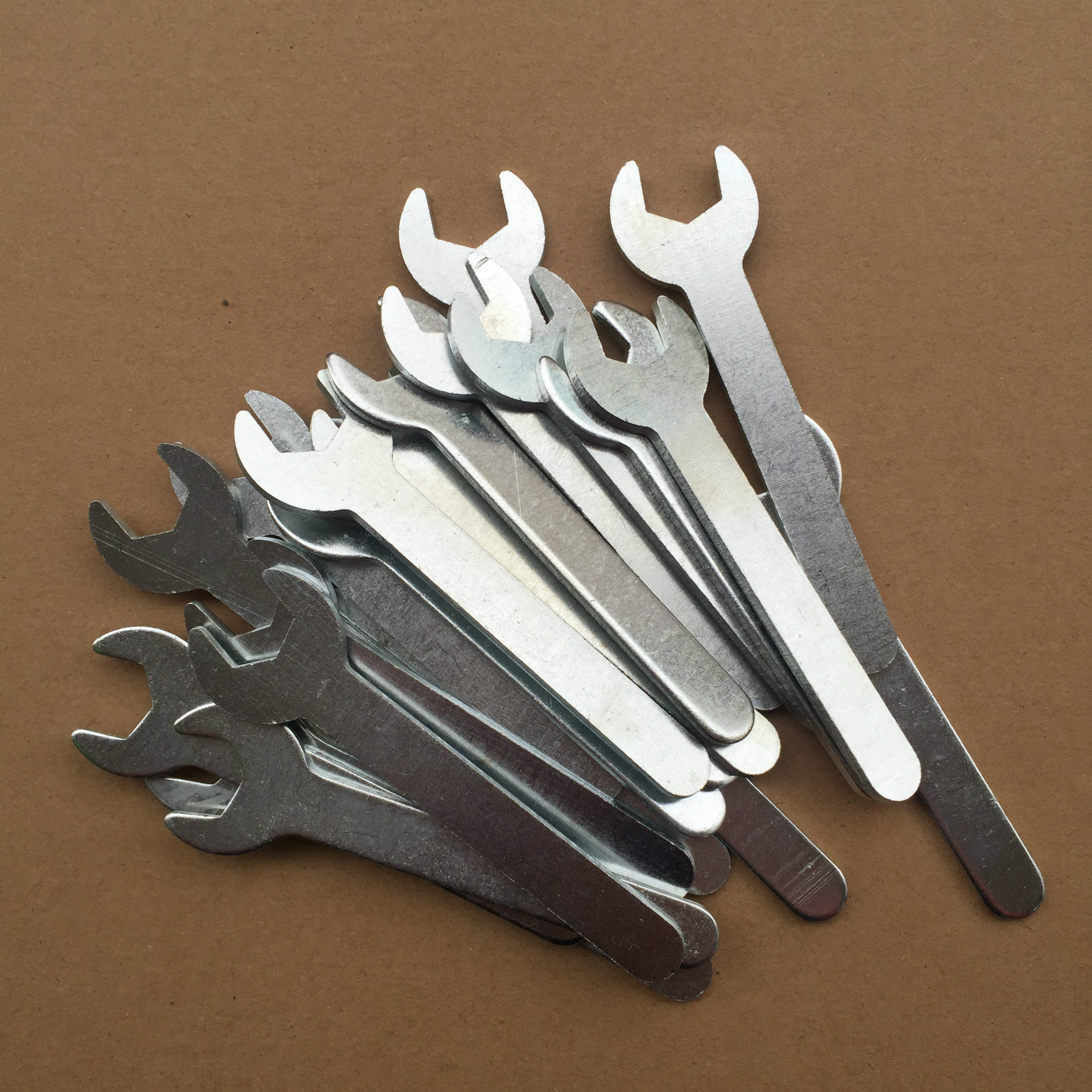 厂家供应单头开口扳手 冲压小扳手 便宜铁皮板手 一次性单头扳手